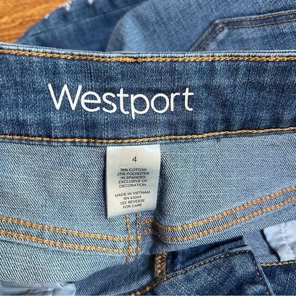 Westport Stretch Embroidery Accent Denim Jean Skirt size 4 - Picture 4 of 8